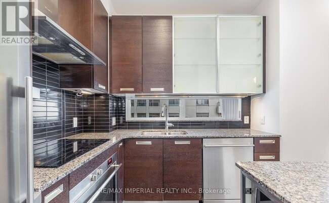 Building Photo - 21 Balmuto St