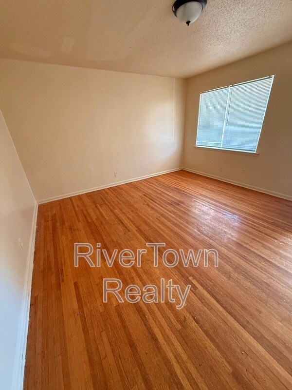 Foto del edificio - 5176 Sea Shore Rd