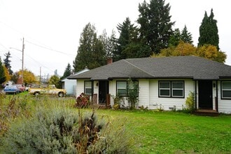 Building Photo - 3008 Unander Ave