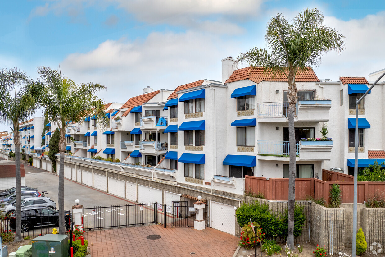 Primary Photo - Pines of La Jolla