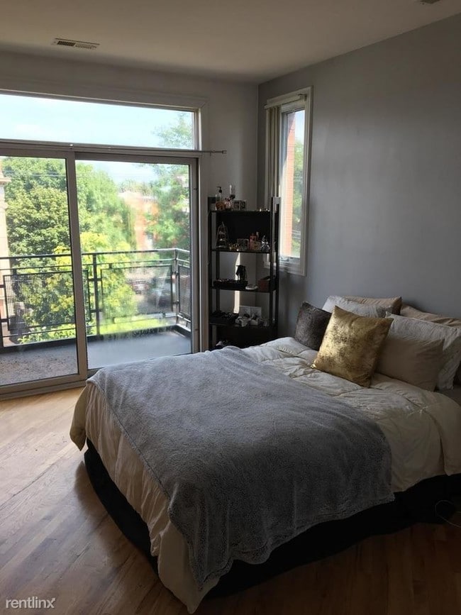 Building Photo - 2 br, 2 bath Condo - 18 E Division St