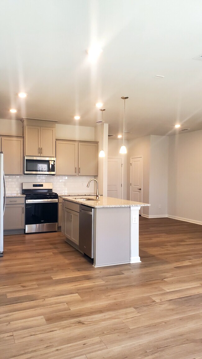 Foto del edificio - 906 Plum Creek Pl