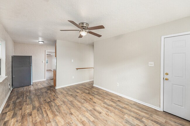 Building Photo - 906 Southwest 36th Street