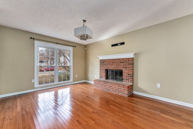 Foto del edificio - 127 Suffolk Dr