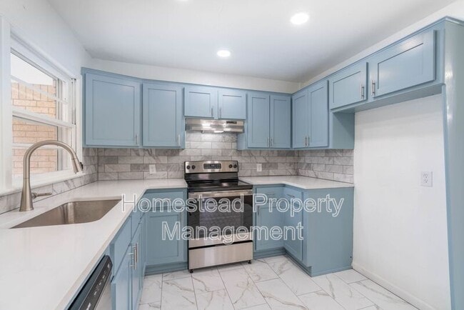 Building Photo - 9412 Britton Cir