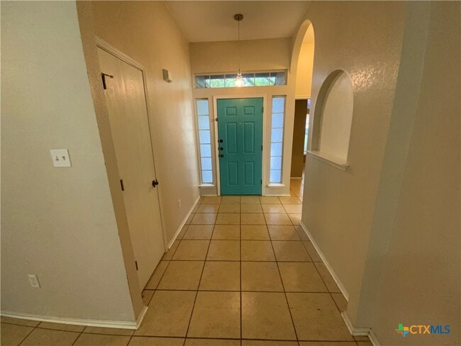 Building Photo - 1719 Bent Oak Dr