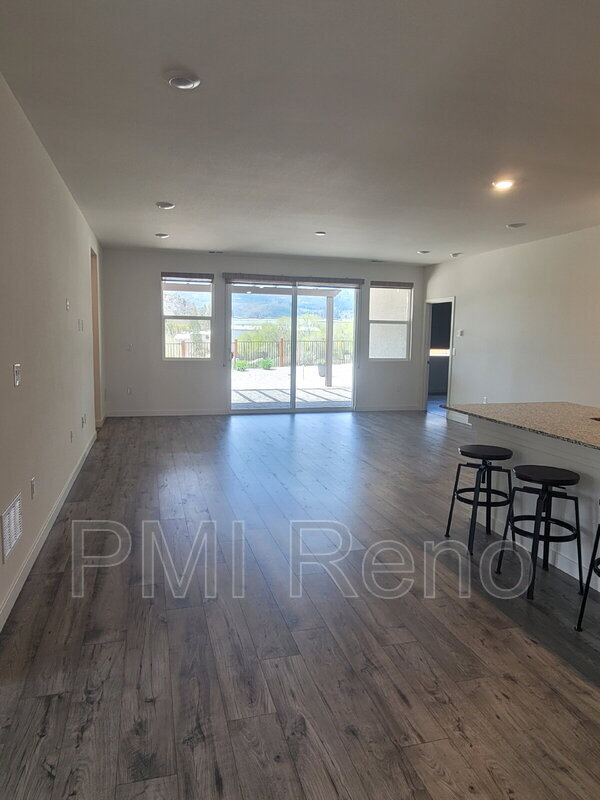 Building Photo - 8380 Fenhollow Dr