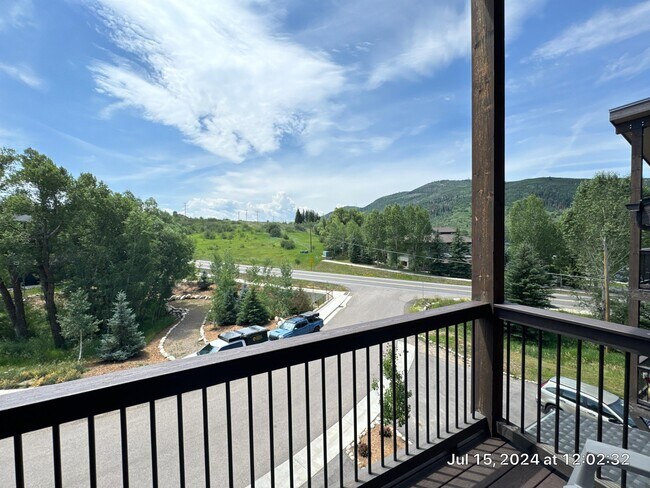 Building Photo - 310 Fox Springs Cir