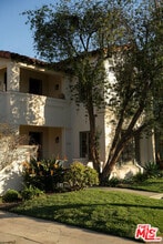 Building Photo - 1206 S La Jolla Ave