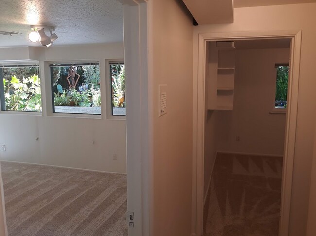 Foto del edificio - 8715 27th Ave NE