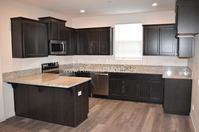 Foto del edificio - Stunning 4 Bedroom Home in Winding Meadow Village