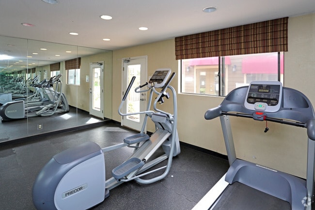 Gimnasio - Summer Brook Apartments: Your Oasis of Comfort and Style