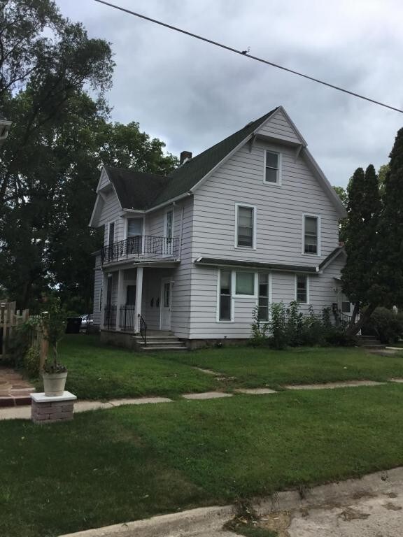 328 1/2 Kenwood Ave. House Rental in Beloit, WI
