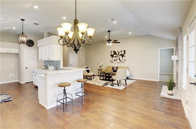 Foto del edificio - 13117 Broughton Way