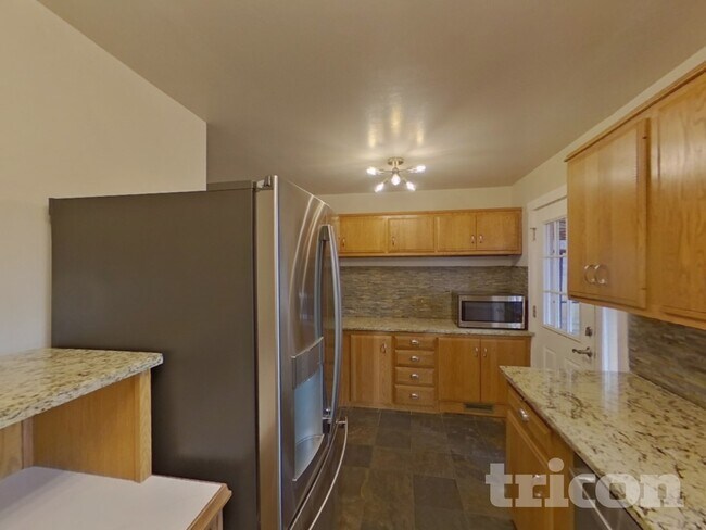 Foto del edificio - 1915 Berkshire Ln