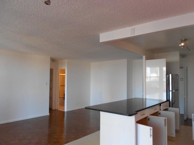 Foto del edificio - 280 Marin Blvd