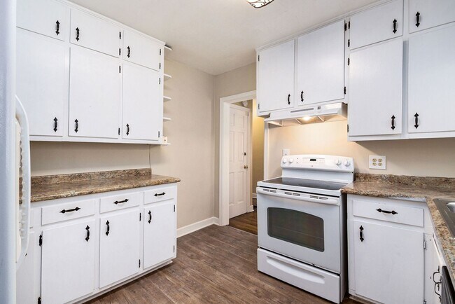 Building Photo - 4 bdrm, 2 bath home near Emory & CDC