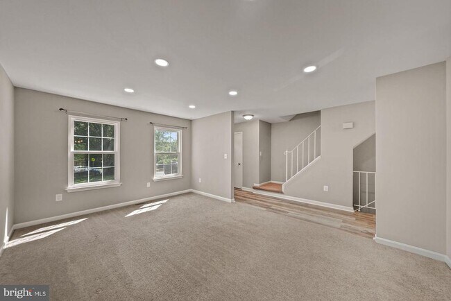 Foto del edificio - 3924 Collis Oak Ct