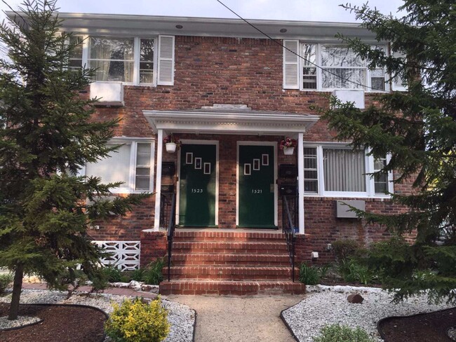 Foto del edificio - 1523 Jefferson Ave