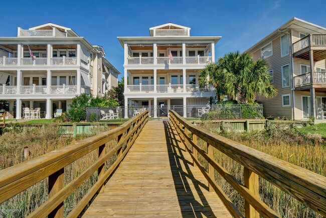 Building Photo - 316 Causeway Dr