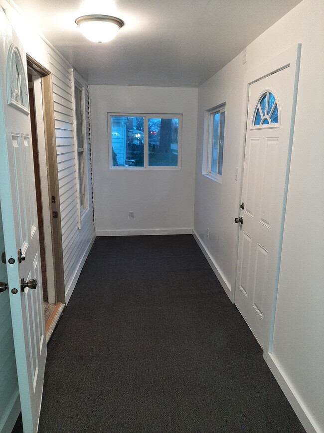 Foto del edificio - 1313 E 5th St