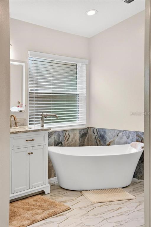 Foto del edificio - 5477 Glen Oak Pl