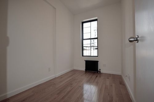 Foto del edificio - 453 W 36th St