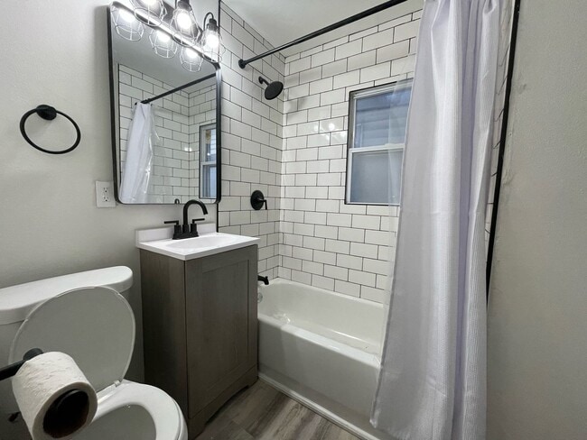 Building Photo - 3154 N 16th St