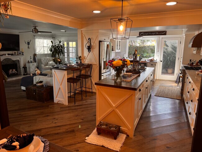 Foto del edificio - 11841 Montecito Rd