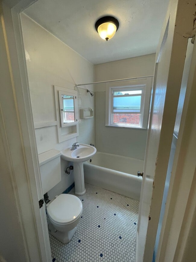 Foto del edificio - Charming Midtown Studio - 24th Street & J ...