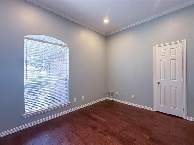 Building Photo - 7502 Acorn Ln
