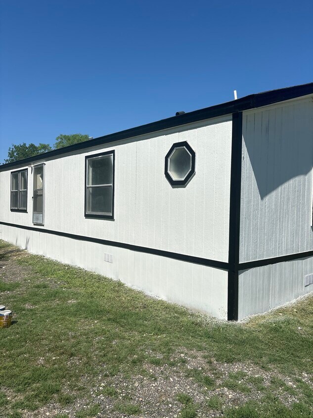 Foto principal - 407 E Main St