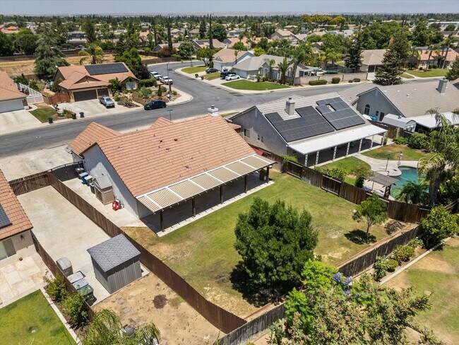 Foto del edificio - RARE NORTHWEST GEM!!! 3Bedrooms 2Baths 2Li...