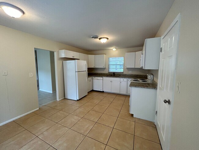 Building Photo - MOVE IN SPECIAL! Wonderful 3 Bedroom 2 Bat...
