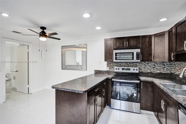 Foto del edificio - 7947 Tam Oshanter Blvd