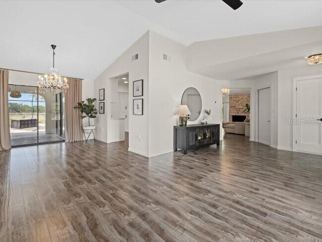 Foto del edificio - 15650 Prairie Creek Blvd