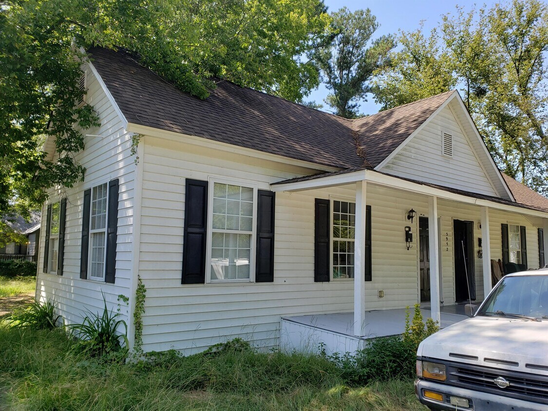 Foto principal - 3952 Ellison St