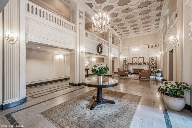Foto del edificio - 3520 N Lake Shore Dr