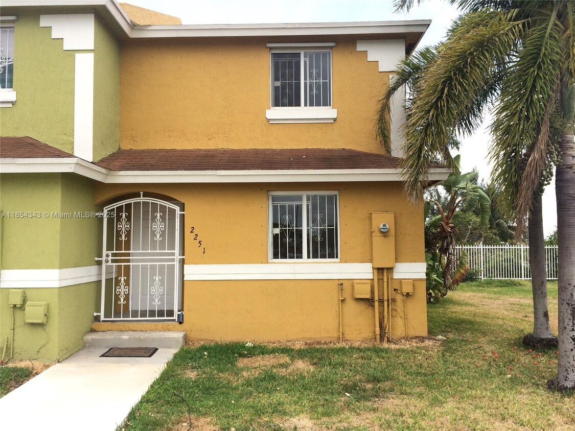 Foto principal - 2251 NW 136th Terrace