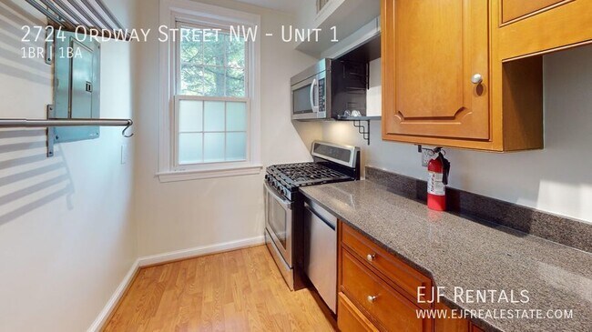 Building Photo - Spacious & Tucked Away Large One Bedroom i...