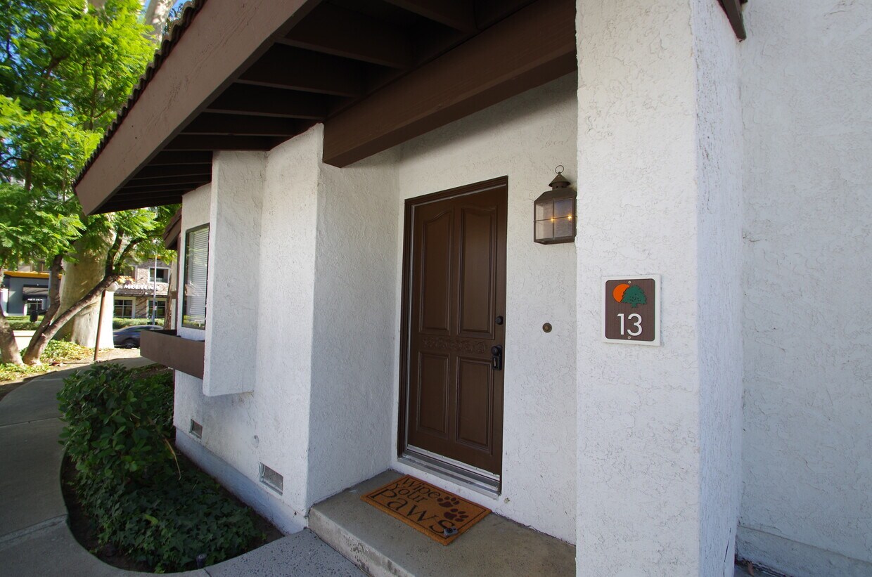 Primary Photo - 6255 Canoga Ave