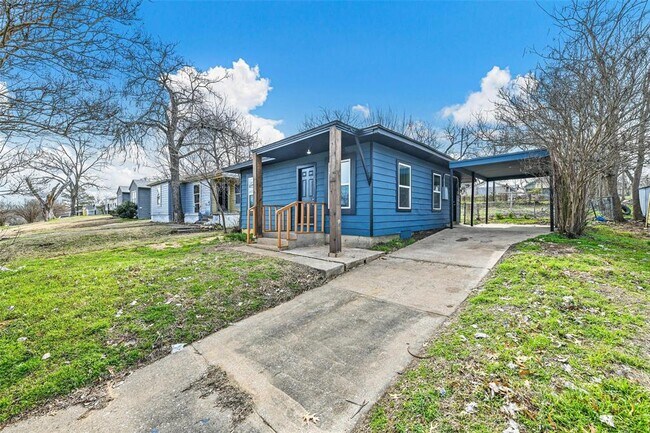 Building Photo - 620 E Gandy St
