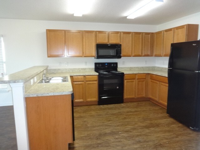 Foto del edificio - 627 Chatham Walk Dr