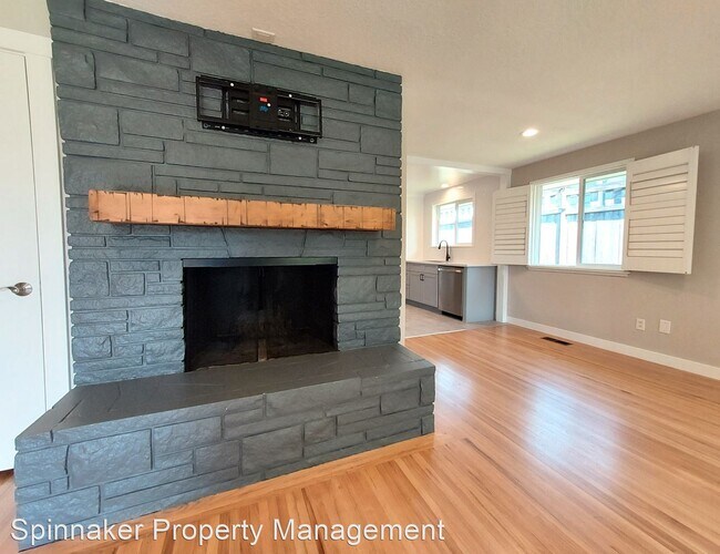 Building Photo - 3 br, 1.5 bath House - 4841 N 7th Street
