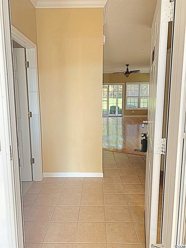 Foto del edificio - 5846 Longwood Dr
