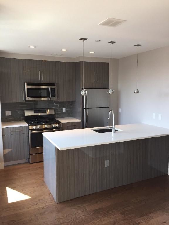 2704 Hoyt Ave S Unit A2, Astoria, NY 11102 Condo for Rent in Astoria