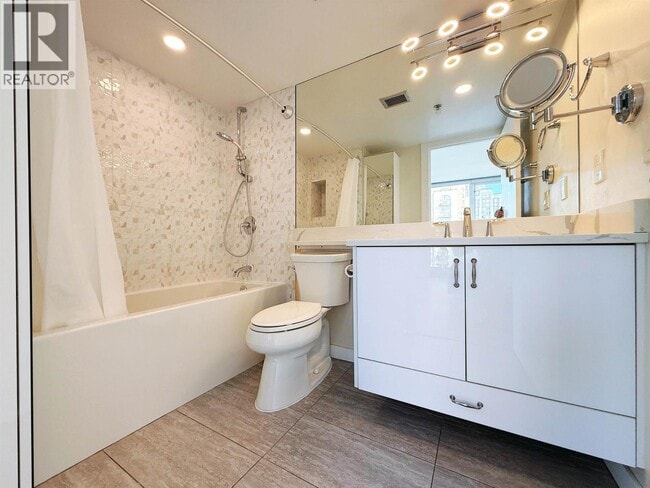 Building Photo - 289 Drake St