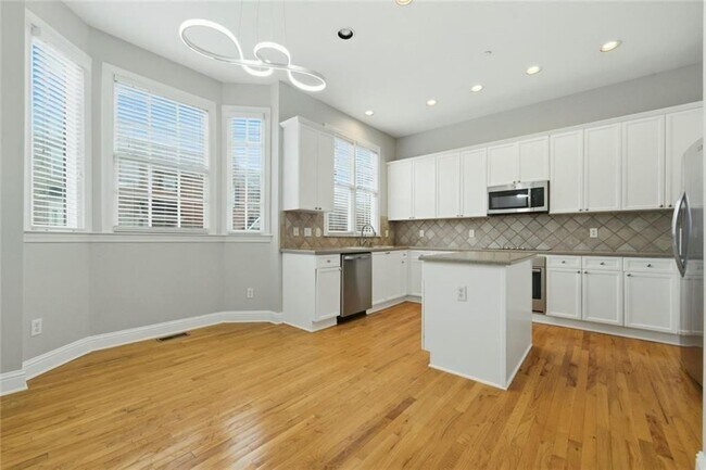 Foto del edificio - 319 Creekbank Way SE