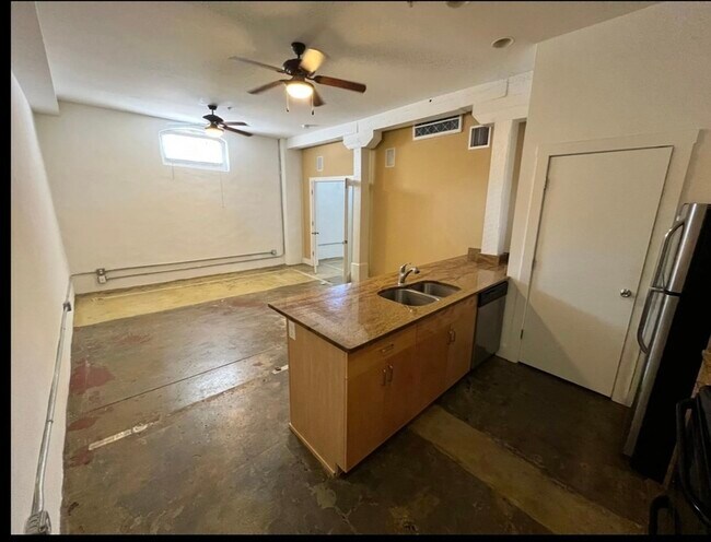 Building Photo - 141 E Wythe St