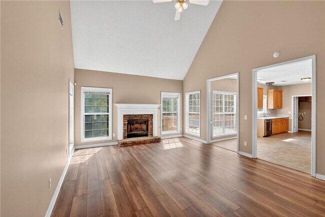 Foto del edificio - Spacious 5BR Home with Bonus Room & Private Backyard in Stockbridge